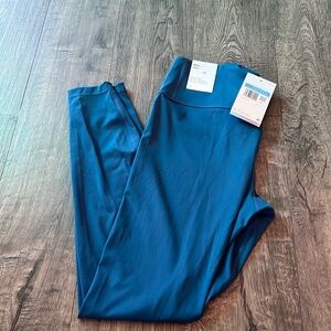 Nike dri-fit leggings. NWT size medium.